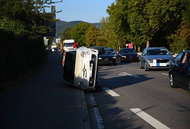 
		Heidelberg-Kirchheim:  Auto überschlägt sich bei Unfall (Update)
		