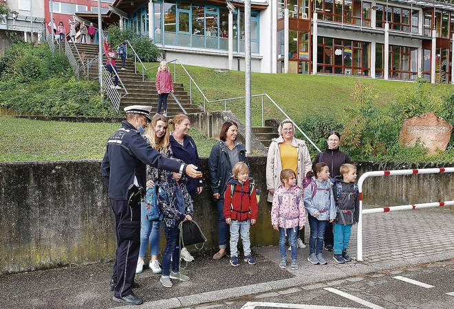 
		Mühlhausen:  Polizei kontrolliert und informiert beim Start ins neue Schuljahr
		