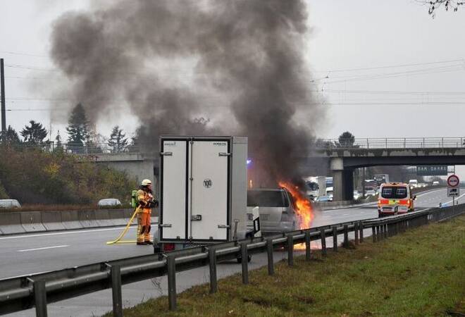 
		A5 bei Heidelberg:  Fahrzeug in Brand geraten (Update)
		