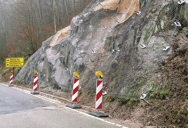 
		L 535 bei Heiligkreuzsteinach:  Wetter bremst erneut Arbeiten an Felswand
		