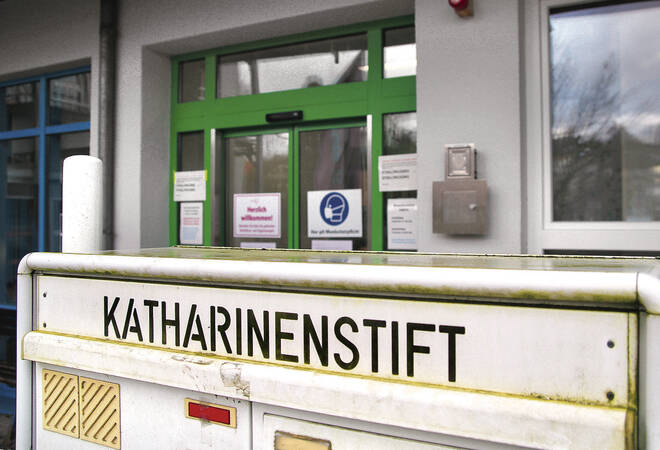
		Corona-Ausbruch:  Weitere Personen im Katharinenstift Sinsheim positiv getestet
		