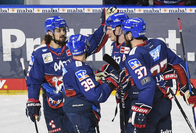 
		Adler Mannheim:  Reuls Schlagschuss leitet den Sieg ein
		