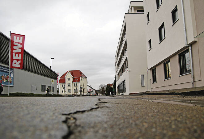 
		Sinsheim:  Bauarbeiten am Wohnquartier führte zu Rissen in den Straßen
		