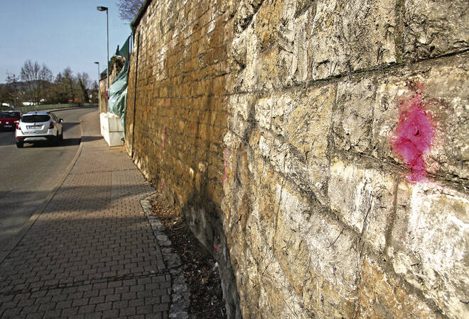 
		Mauereinsturz in Sinsheim:  Wie geht’s mit der Mauer weiter? (Update)
		