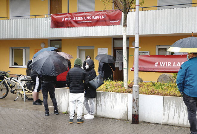 
		Mannheim:  Mobile Impfteams sind im Stadtteil Hochstätt im Einsatz
		