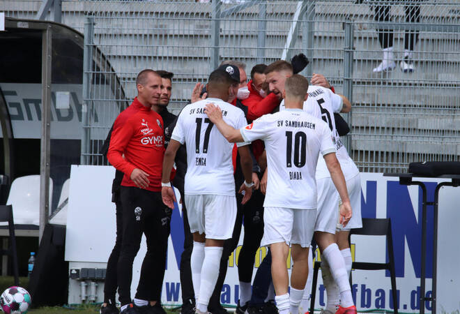 
		SV Sandhausen gegen Jahn Regensburg:  Trotz des 2:0-Siegs wird weiter gezittert
		