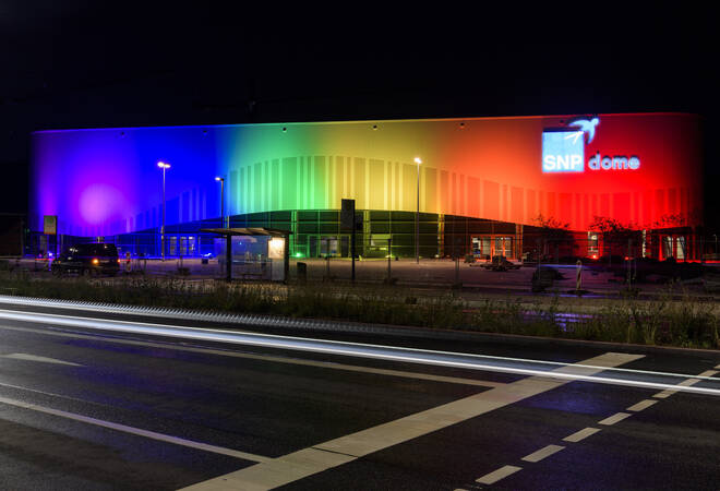 
		Region zeigt Flagge:  Heidelberger SNP-Dome erstrahlte in Regenbogen-Farben (plus Fotogalerie)
		