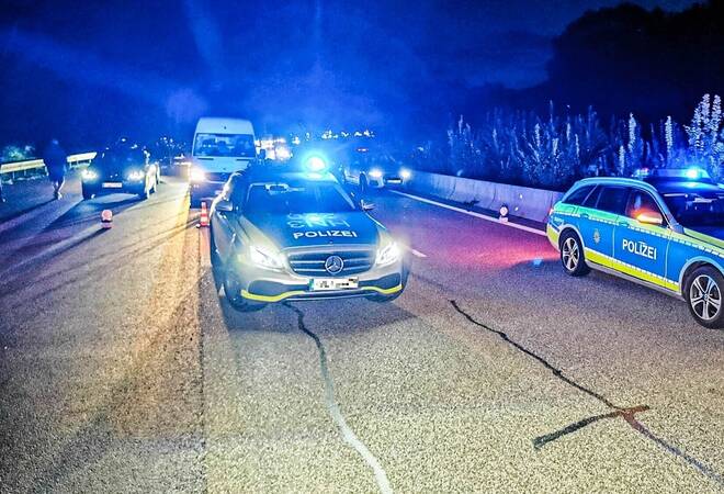 
		A6 bei Sinsheim:  Autobahn nach Unfall längere Zeit gesperrt
		