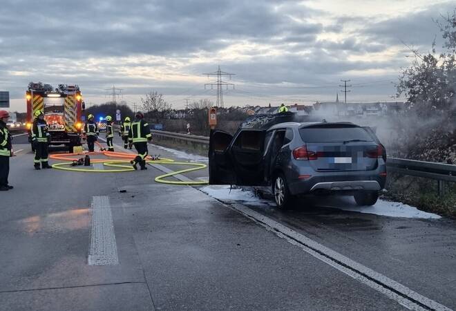 A6 bei Mannheim: Ein Fahrstreifen nach Fahrzeugbrand gesperrt