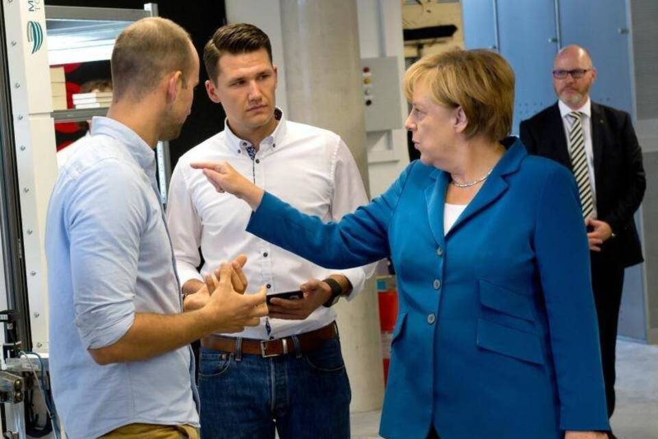 Angela Merkel besucht UnternehmerTUM