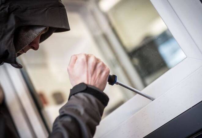 
		Heidelberg Pfaffengrund:  Dreiste Einbrecher steigen am Vormittag ein
		
