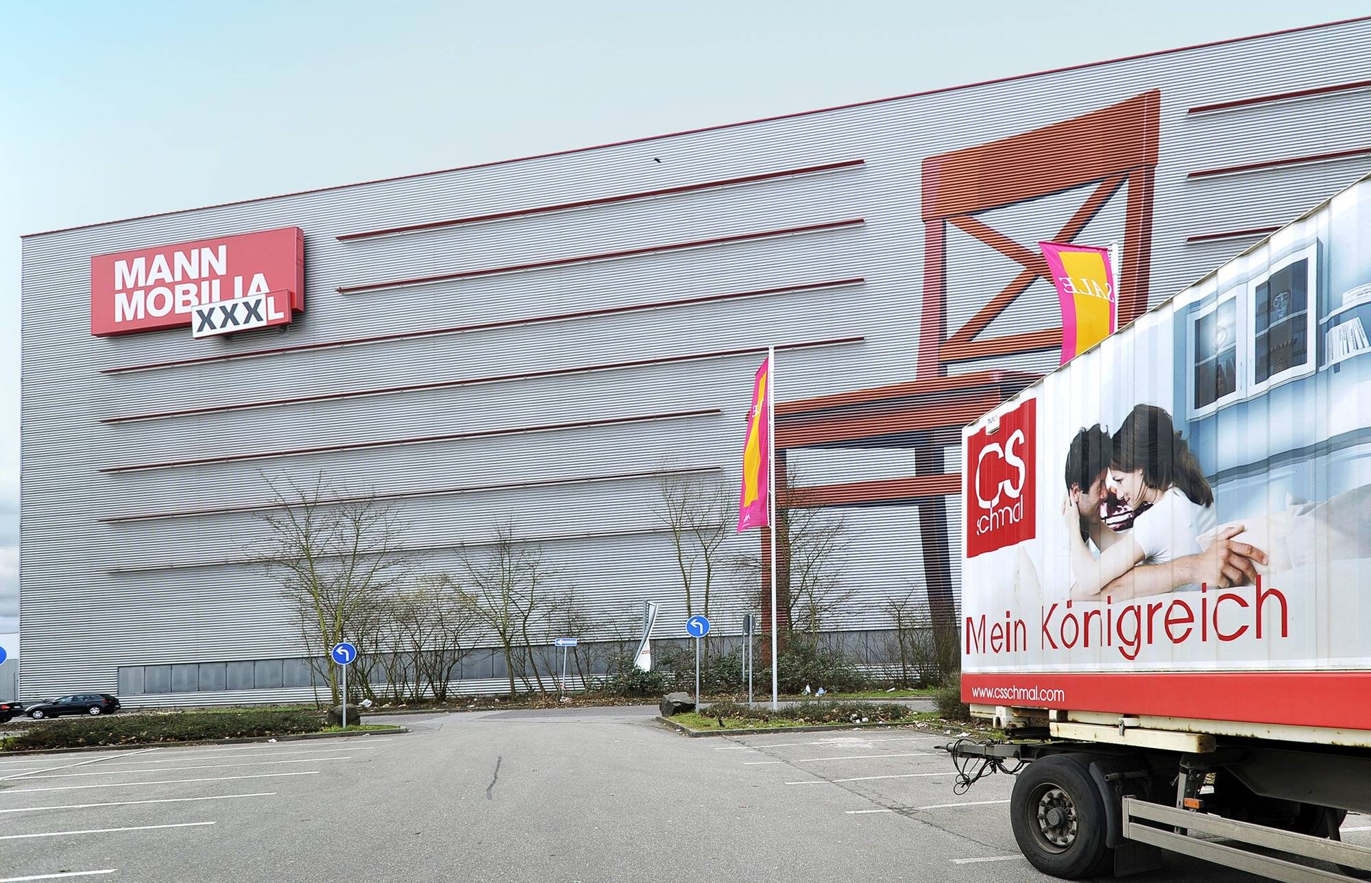 Xxxl möbelhaus in mannheim verwehrte mitarbeitern den weg zum ...