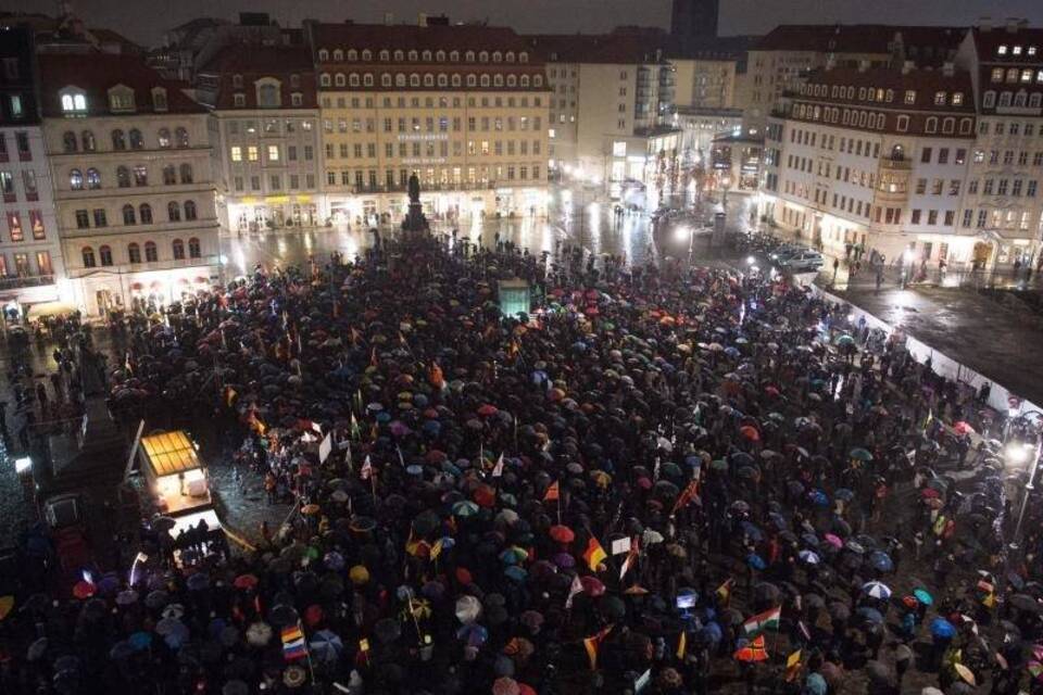 Pegida-Kundgebung in Dresden Pegida-Kundgebung in Dresden
