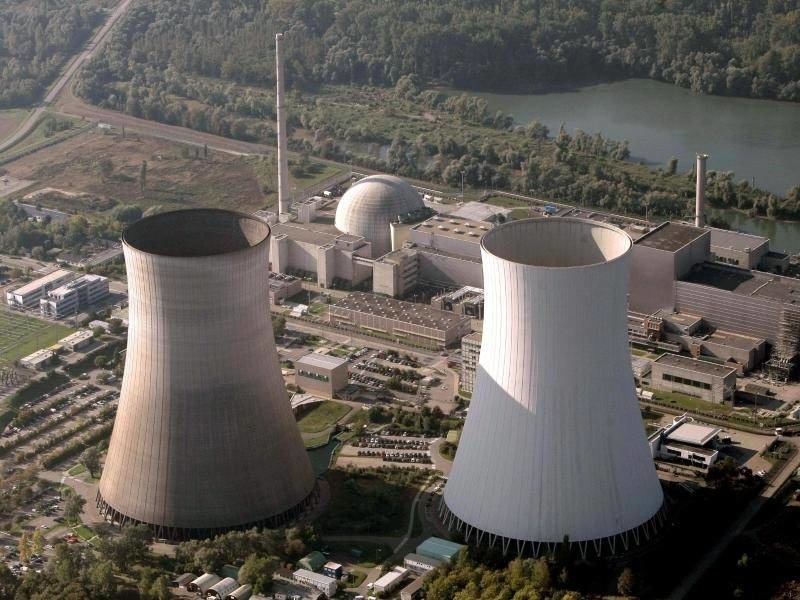 152109_1_org_luftaufnahme-vom-kernkraftwerk-philippsburg-in-insgesamt-23-faellen-ist-bei-sicherheitspruefungen-zu-ungereimtheiten-gekommen-foto-fredrik-von-erichsen-archiv.jpg