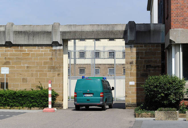 
		JVA Heilbronn:  Gefängniswärter schmuggelt Drogen und Handys ein
		