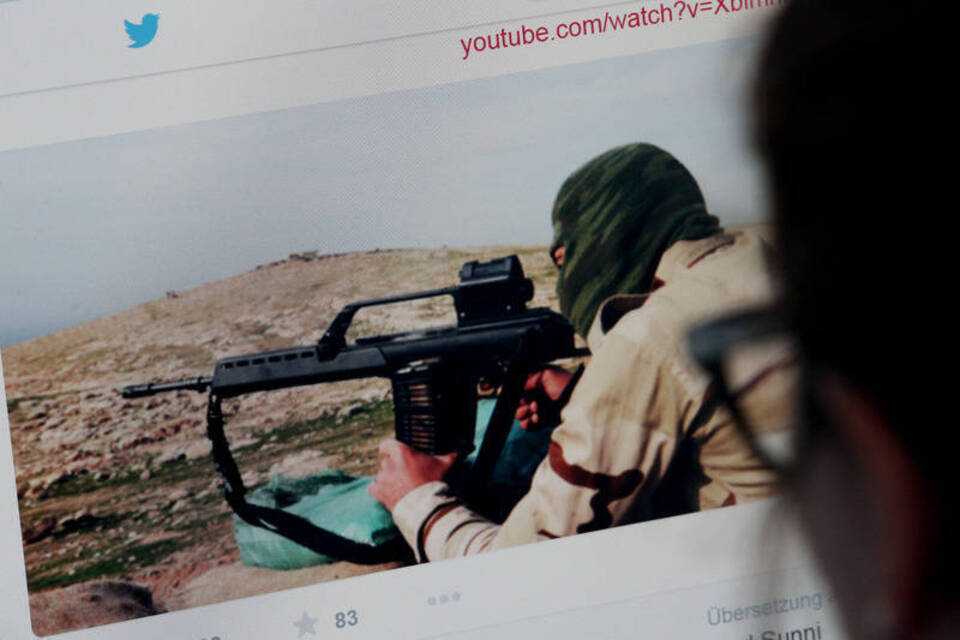 Kinder mit Kalaschnikows: Was tun gegen Terror-Propaganda im Netz?