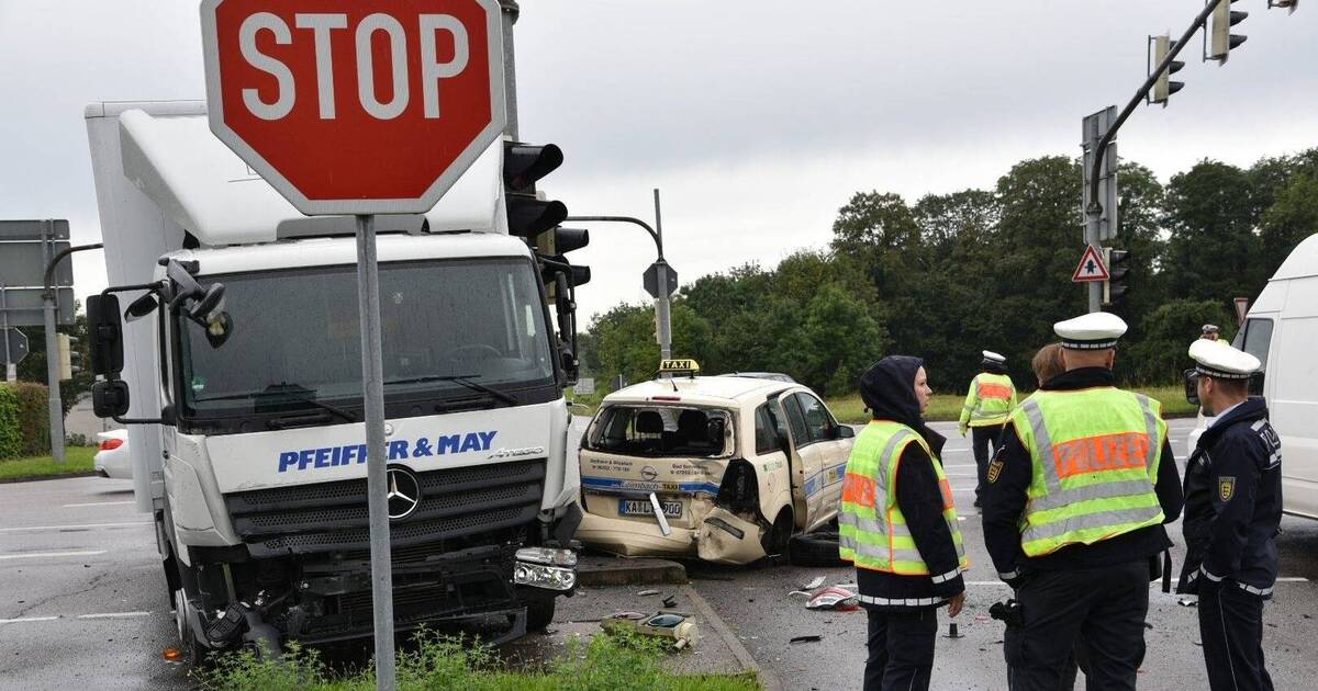 Malsch: Lastwagen und Taxi prallten zusammen - drei Personen schwer verletzt ... - Rhein-Neckar Zeitung
