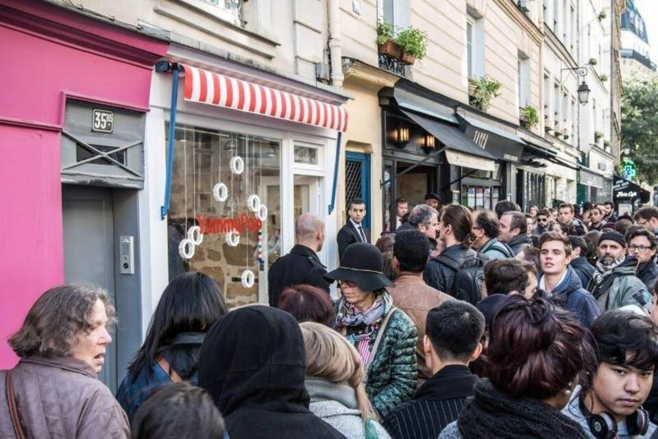 Scarlett Johansson opens a popcorn shop in Paris
