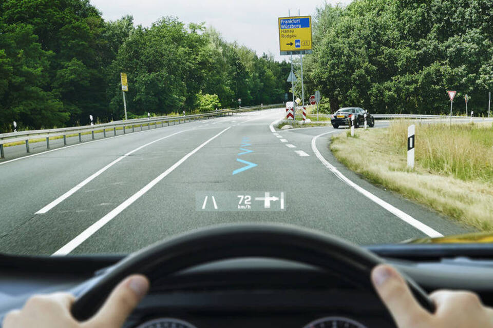Datenkino im Auto: Projektion und Wirklichkeit verschmelzen