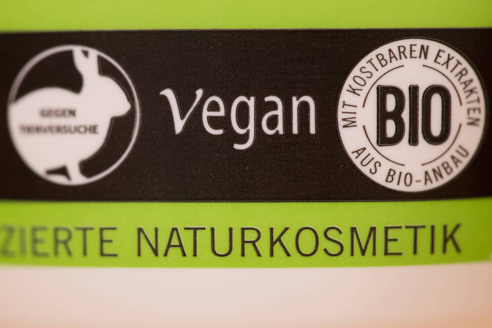 Vegan gibt's nicht nur auf dem Teller - Naturkosmetik nutzt Trend