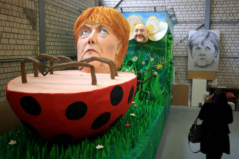 Rosenmontagszüge: Trump und Merkel ganz vorn mit dabei