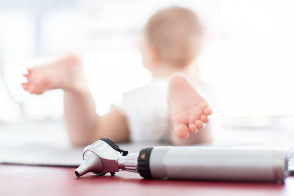 Säugling beim Kinderarzt