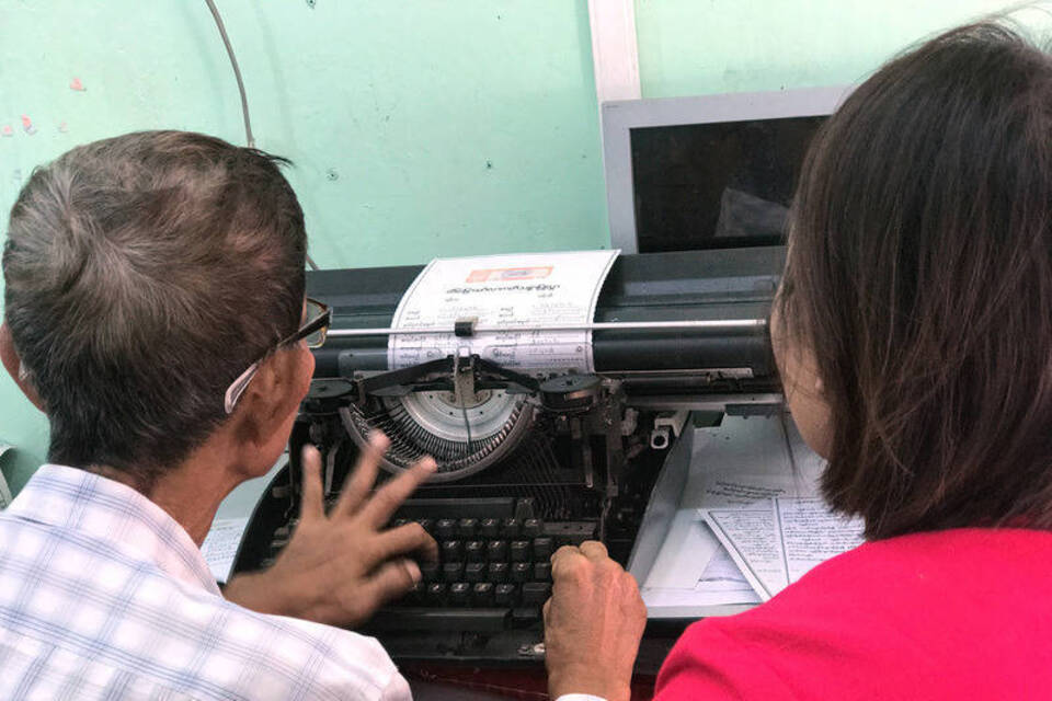 Der langsame Abschied der «Schreibmaschinen-Meister» von Rangun