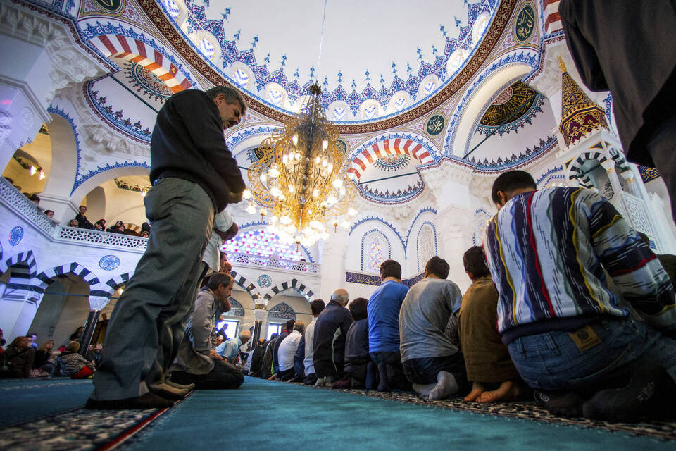 Freitags in deutschen Moscheen: Zuhören und staunen