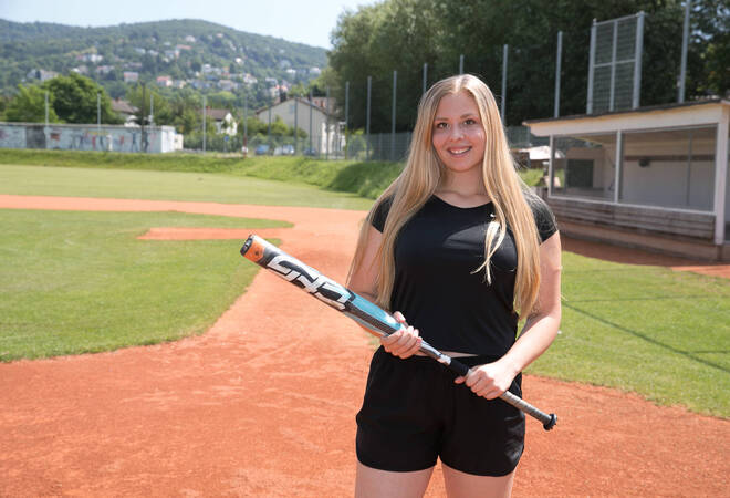 
		Softball-Europameisterschaft in Tschechien:  Janina Lübken von den Raubrittern Schriesheim ist dabei
		