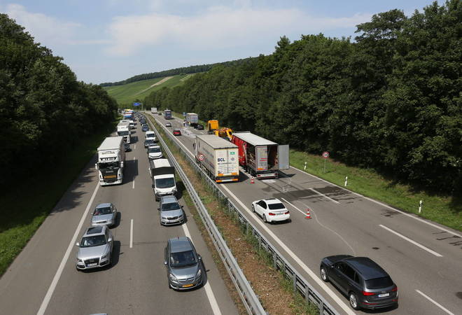 
		A 6 zwischen Sinsheim und Wiesloch:  Zwei Auffahrunfälle mit sechs Autos (Update)
		
