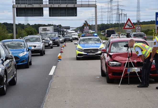 
		A5-Unfall bei Heidelberg:  Autofahrer steigen aus und verhindern Rettungsgasse (Update)
		