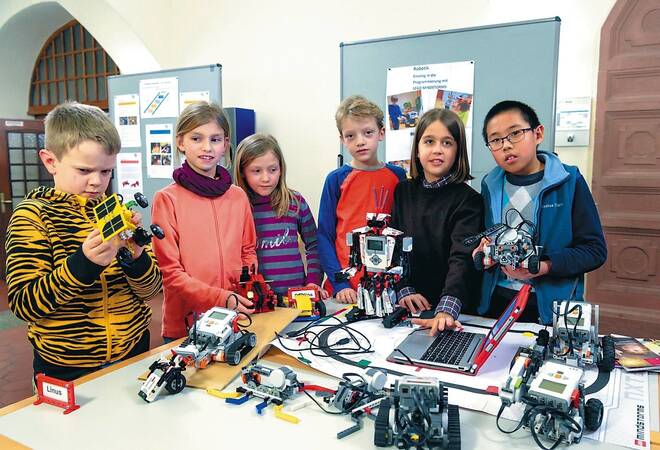 Hector-Kinderakademie Heidelberg:  Begabte Kinder lernen hier den Umgang mit Robotern