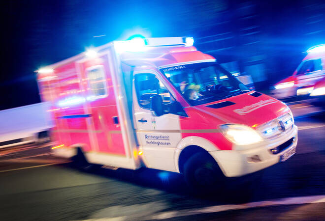 
		Weinheim:  Rettungswagen in Unfall auf der B38 verwickelt (Update)
		