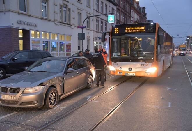 Heidelberg-Bergheim:  Kollision mit Linienbus - zwei Kinder verletzt