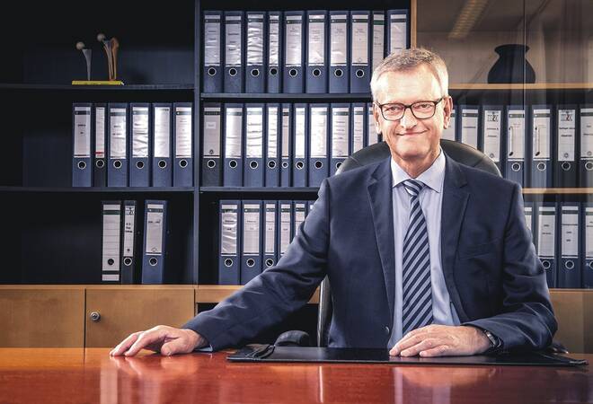 Prof. Volker Ewerbeck im RNZ-Gespräch:  "Die Orthopädie ist keine OP-Fabrik"