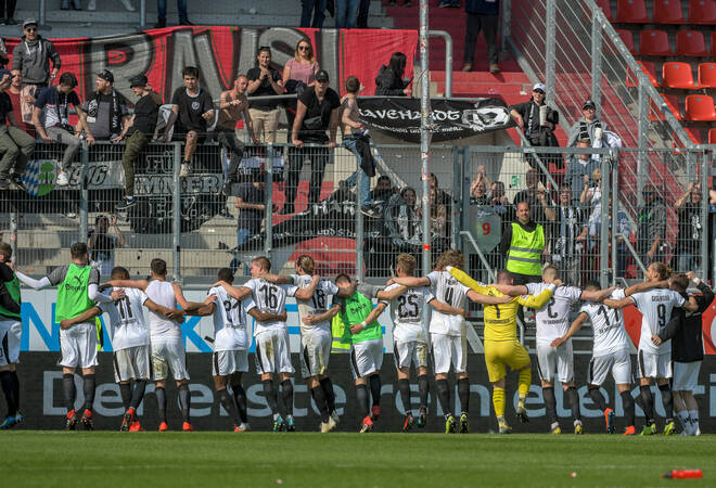 
		SV Sandhausen:  Gewitter verzögert Anpfiff des Pokalspiels gegen Gladbach (Update)
		