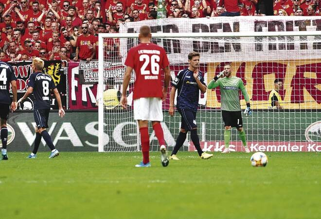 
		SV Waldhof:  Mannheim gegen Braunschweig mit Unklarheit auf Torwart-Position
		