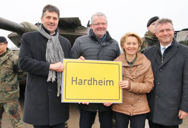 
		Hardheim:  Landrat lädt von der Leyen zum Start des Panzerbataillons ein
		