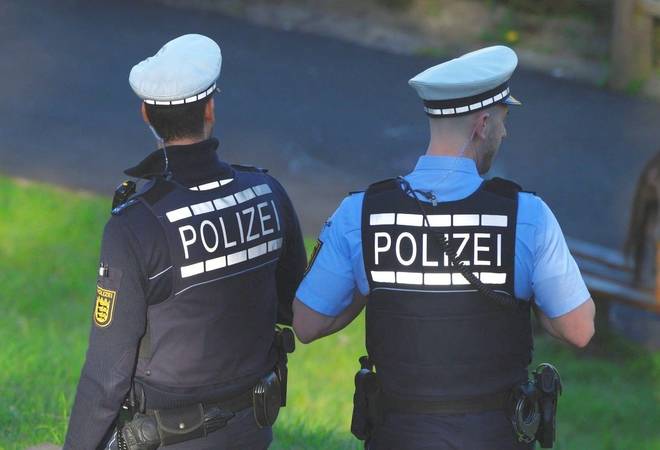 
		Flucht erfolglos:  Polizei stoppte Weihnachtsfeier (Update)
		