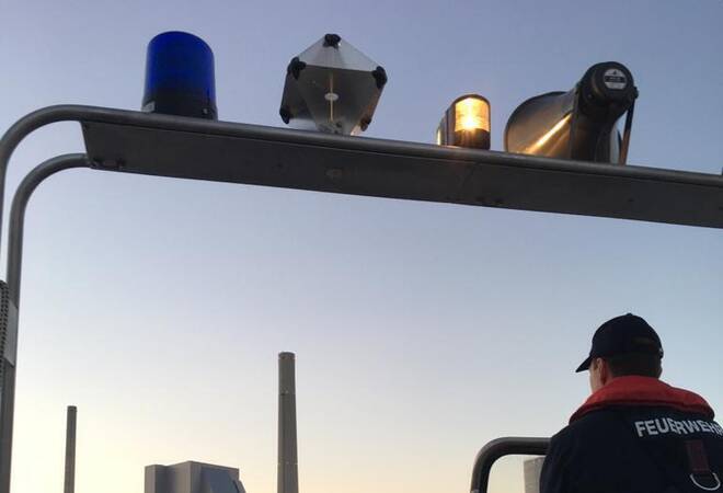 
		Brühl:  Feuerwehrboot-Einweisungsfahrt wurde zum ersten Einsatz
		