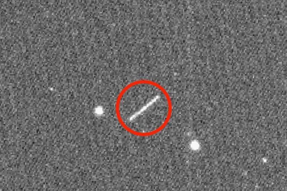 Asteroid in Rekordnähe an Erde vorbeigeflogen Asteroid in Rekordnähe an Erde vorbeigeflogen