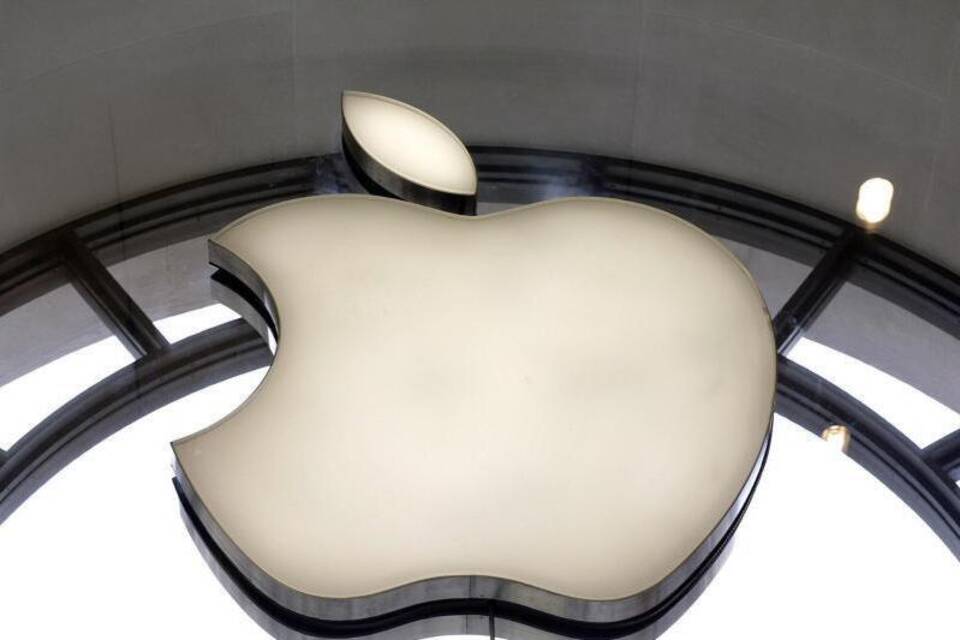 Apple Apple
