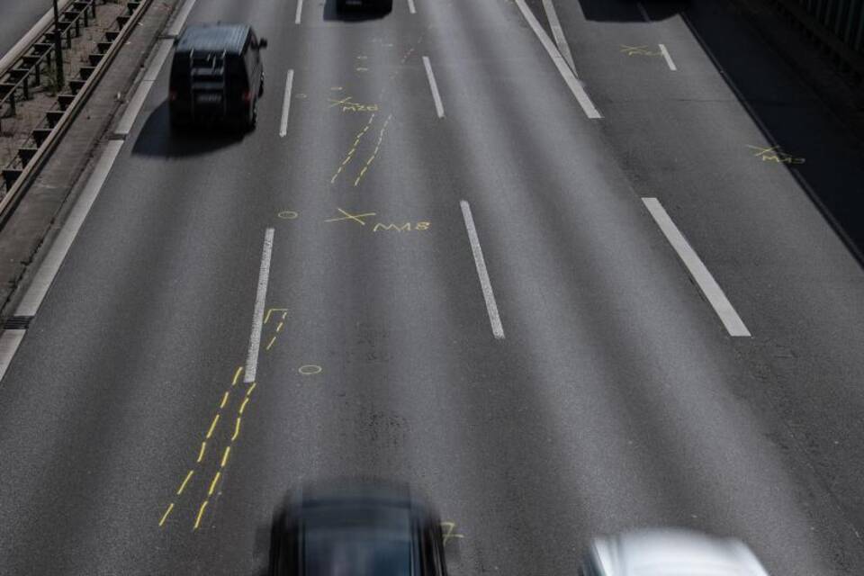 Anschlag auf Autobahn