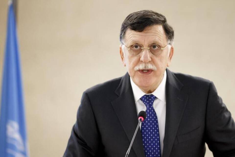 Libyens Regierung erklärt Waffenstillstand Libyens Regierung erklärt Waffenstillstand