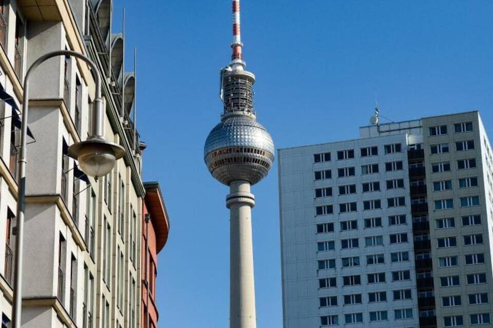 Wohnhäuser und Fernsehturm