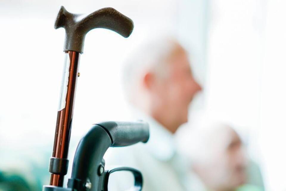 Rollator und Gehstock Rollator und Gehstock