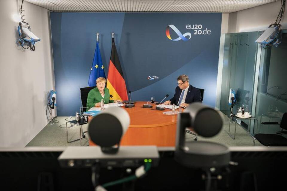 Videokonferenz mit Länderregierungschefs Videokonferenz mit Länderregierungschefs