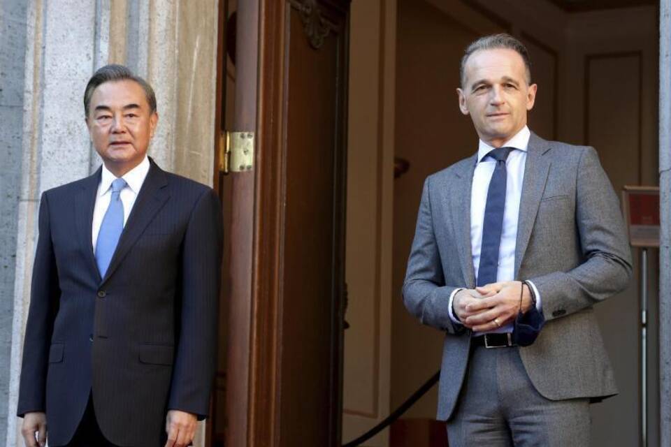 Wang Yi und Heiko Maas