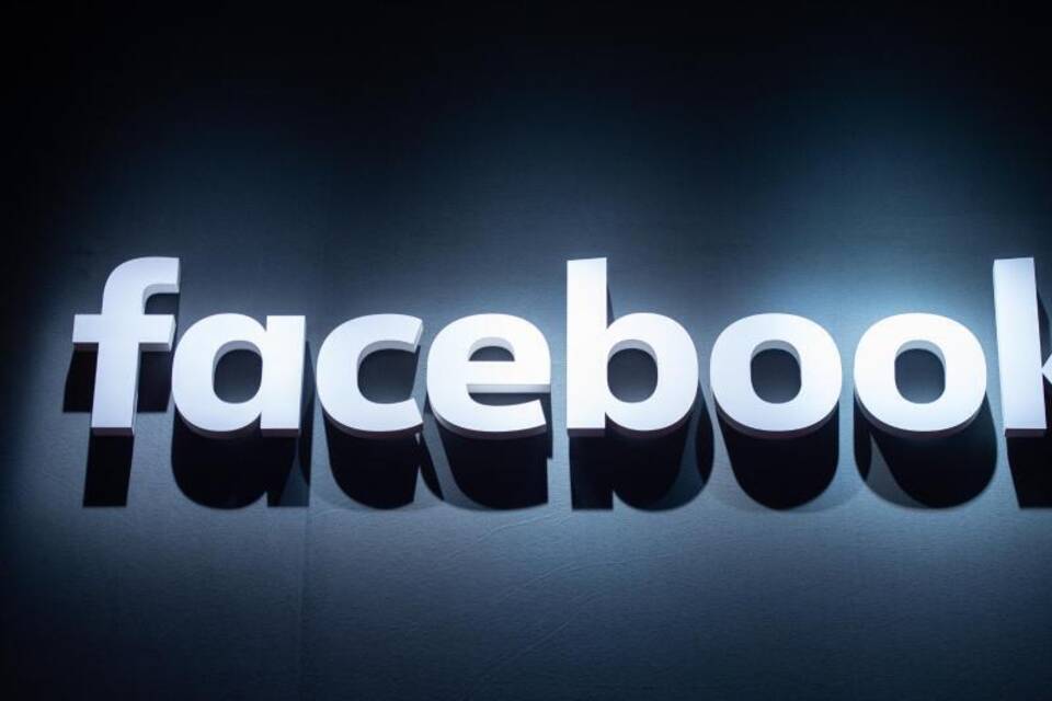 Facebook Facebook