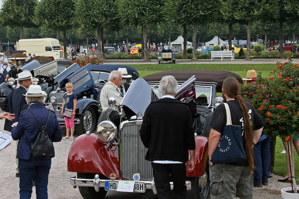 Schwetzingen Besucher flanierten beim Concours d’Elegance durch den